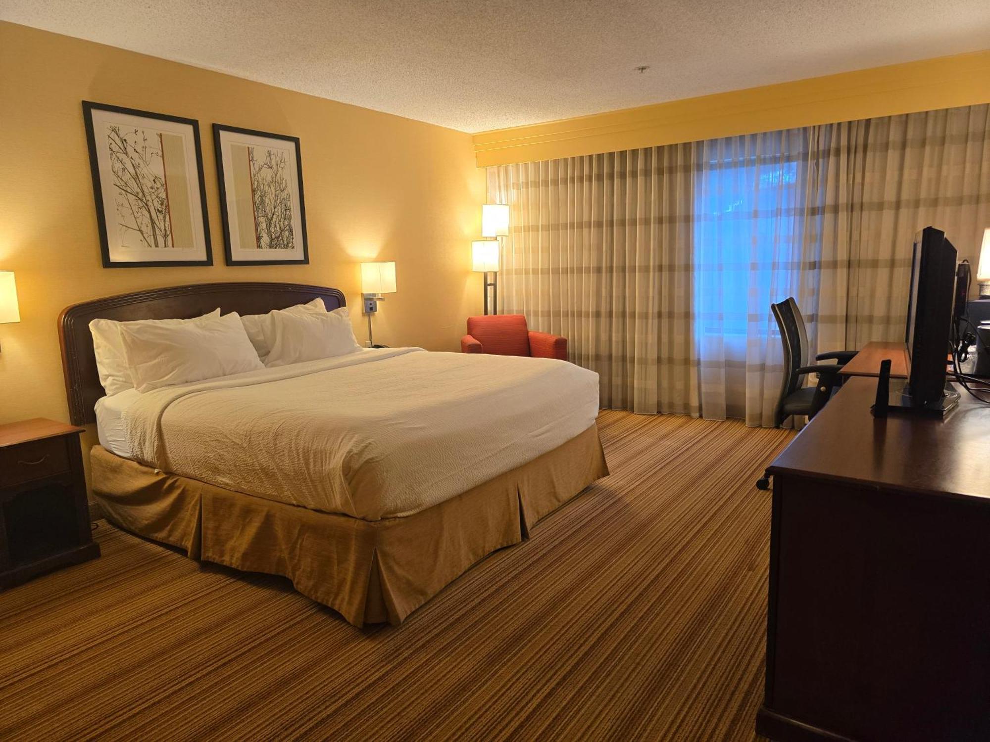 Country Inn & Suites By Radisson, Convention Center Altoona Exterior photo